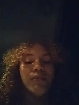 Chatroom XXX en direct de SirenRouge_69