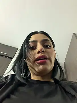 AlannaEvons' Live XXX Chat