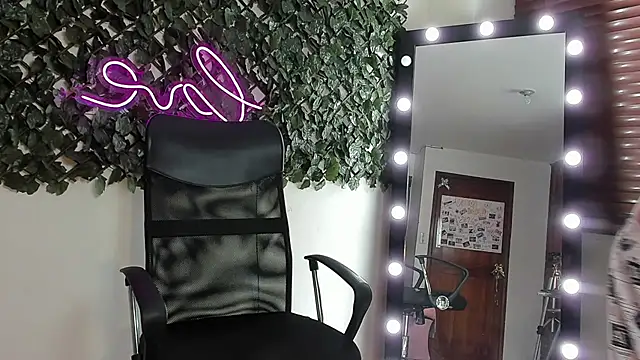 Samanta_Ortiz Chat XXX in diretta