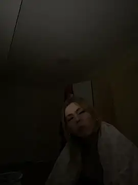 Milly-Kiss Live XXX-Chat