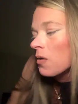 vinique99's Live XXX Chat