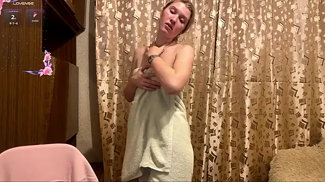 SkyeDavis' Live XXX Chat