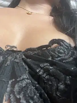 Chatroom XXX en direct de seleste_moon44