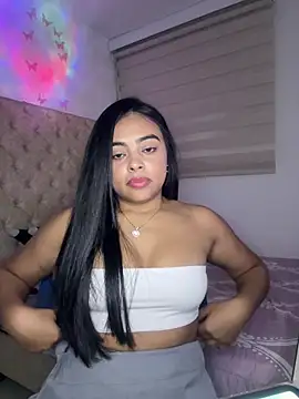 Cinthya_goez Adlı Modelin Canlı XXX Sohbeti