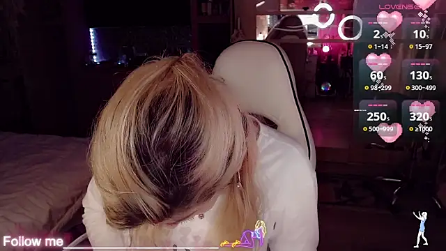 AnnieGOld_'s Live XXX Chat