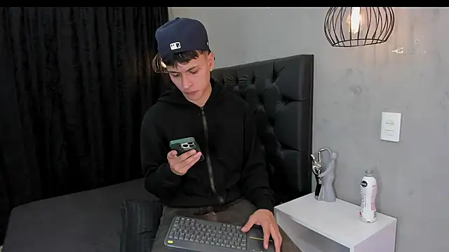 stephane_rouss' Live XXX Chat