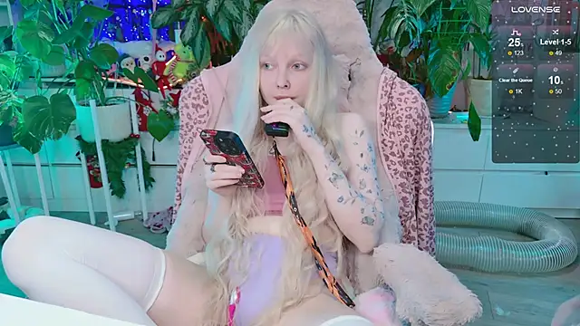 cutelittlepuff's Live XXX Chat