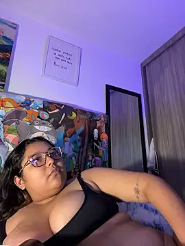 emyrose2's Live XXX Chat