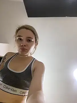 karla-thomsom10's Live XXX Chat