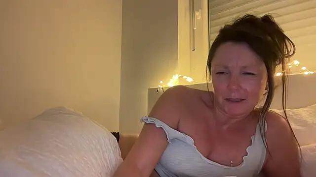 AnnaSophiaX live XXX chat