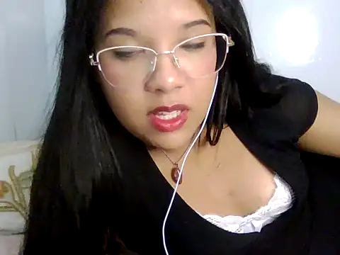 doras_room's Live XXX Chat