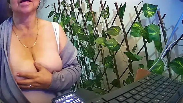 nicoltatiana_ লাইভ XXX চ্যাট