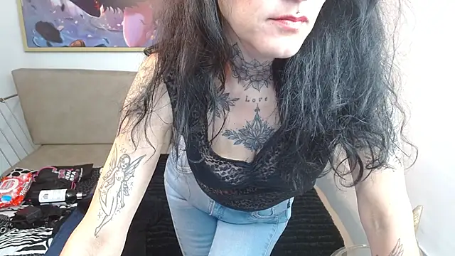 Chat XXX en directo de Roxanne_vale