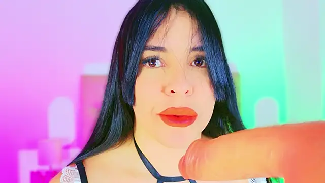 CharlootteEvans' Live XXX Chat