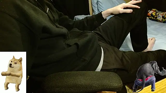 readytocome90's Live XXX Chat