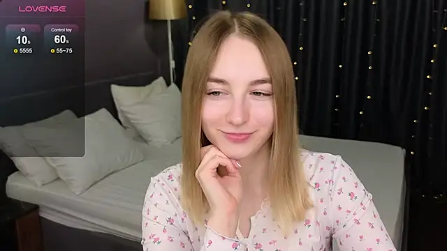 Shy_Polly লাইভ XXX চ্যাট