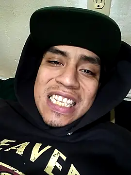 AlexAlejandro13 – Naživo XXX chat