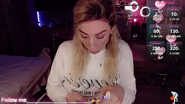 AnnieGOld_'s Live XXX Chat