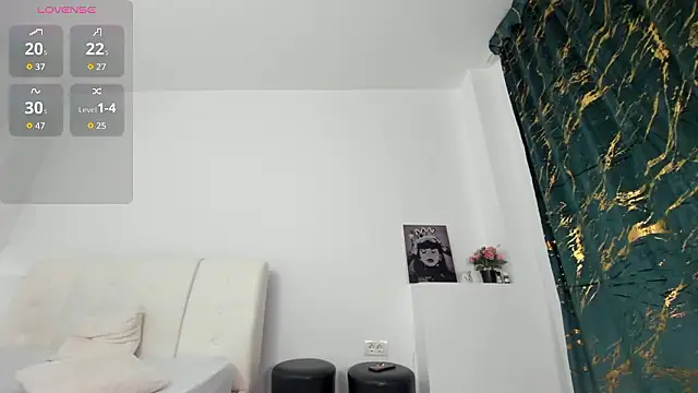 Chat +18 de innocent_eva1 ao vivo