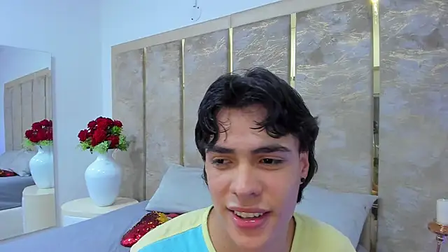 BenitoSaenz's Live XXX Chat