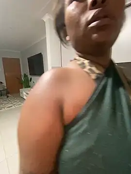 MissLola27's Live XXX Chat