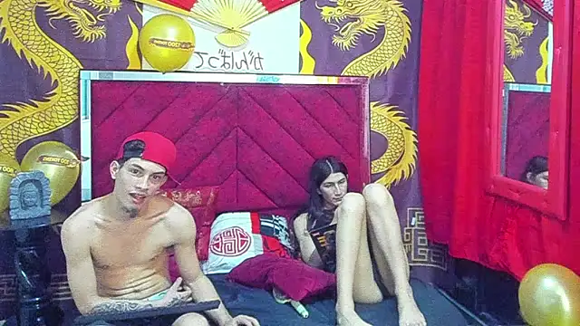 Pride_couple live XXX chat