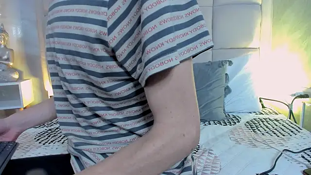 Hecatee_77's Live XXX Chat