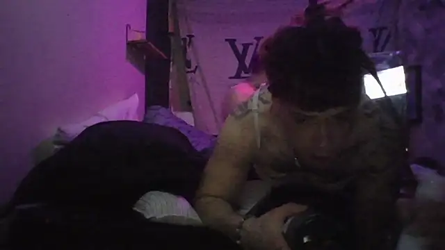 Fukboy88@xh's Live XXX Chat