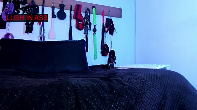 LucyStrike_'s Live XXX Chat