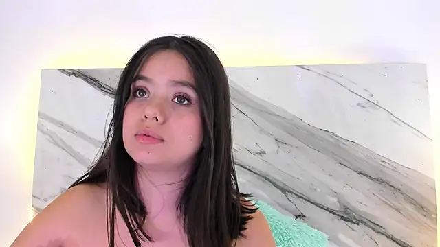 thamiina_'s Live XXX Chat