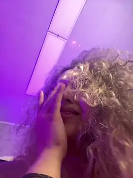 MaddyBelucci's Live XXX Chat