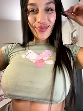 Emmily_19's Live XXX Chat