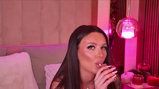 OliviaNoirr's Live XXX Chat