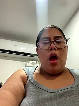 Mia_Carters Adlı Modelin Canlı XXX Sohbeti