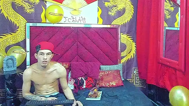 Pride_couple's Webcam Show