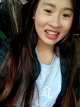 nolan-00 Show in webcam