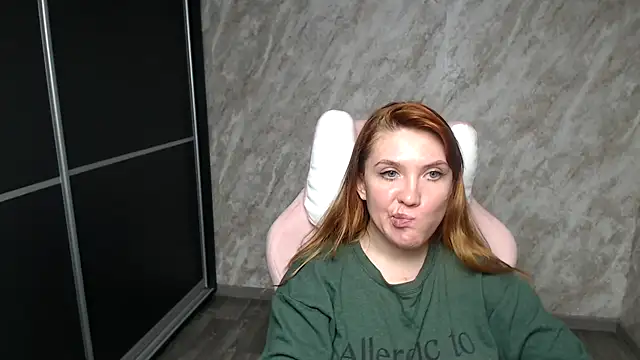 Reginasmilee's Live XXX Chat