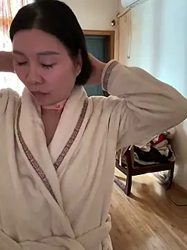 xiiuuff18 Adlı Modelin Canlı XXX Sohbeti