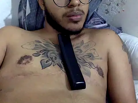 Tito_12_ Pertunjukan Webcam