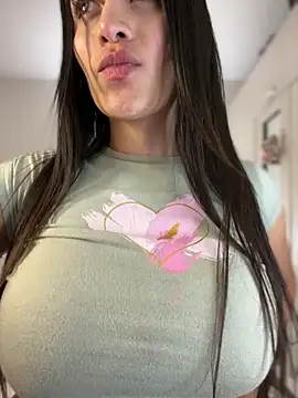 Emmily_19's Live XXX Chat