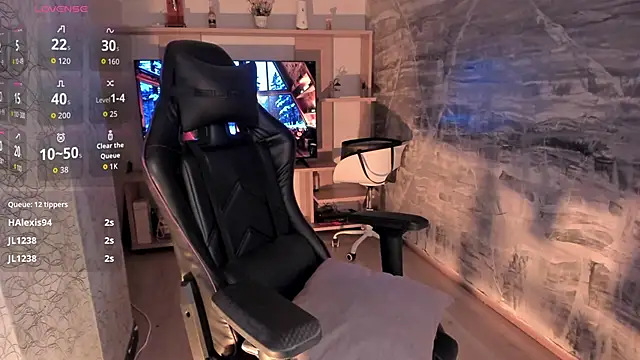 LunaBaker-1's Live XXX Chat