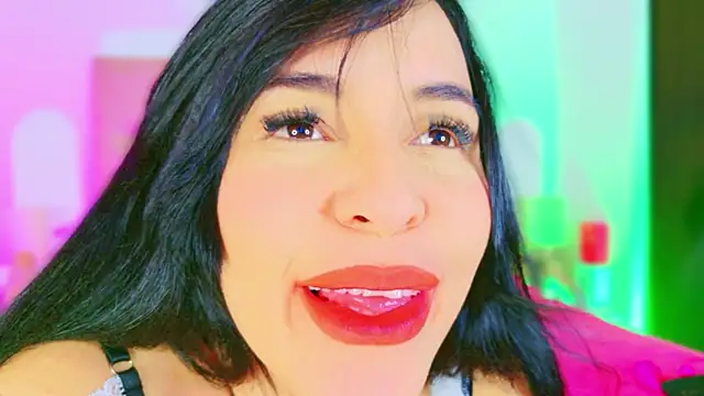 CharlootteEvans' Live XXX Chat