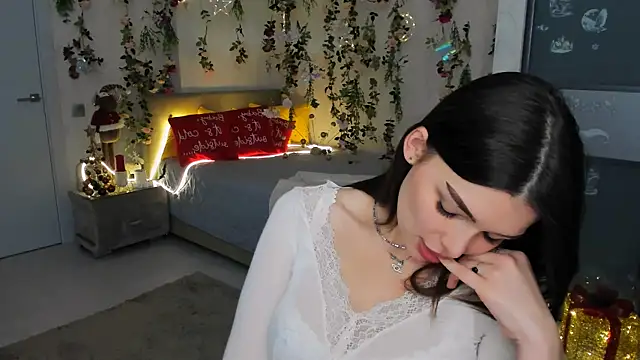 ContinentOfTranquility's Live XXX Chat