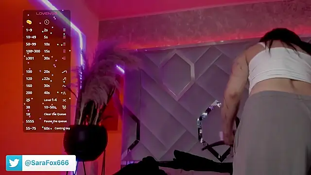 Sara_Foxx1's Live XXX Chat