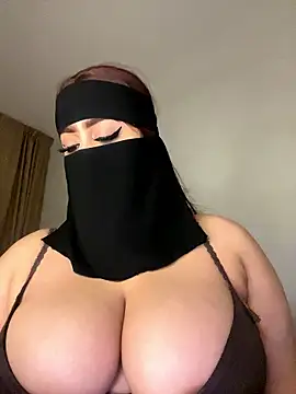 QueenDina777's Webcam Show