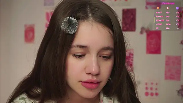 AmiLewis' Live XXX Chat