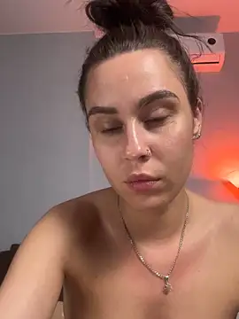 MiaNell's Live XXX Chat