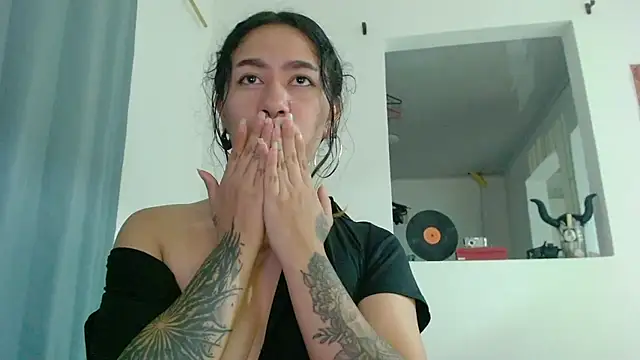 Maam_Ine – Naživo XXX chat