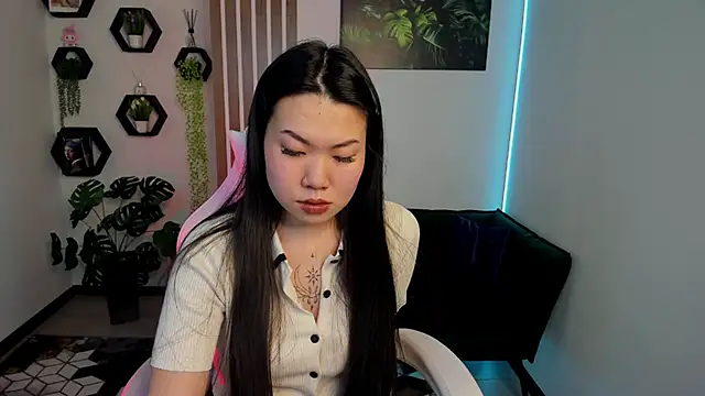 LunaPurrr 现场XXX聊天