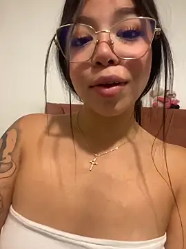 Maddy_Piink Live XXX-chat